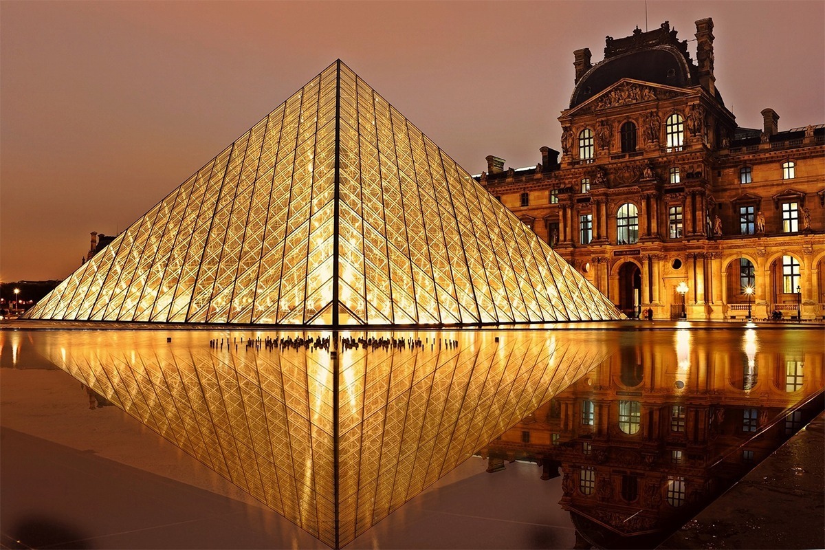 family friendly louvre scavenger hunt