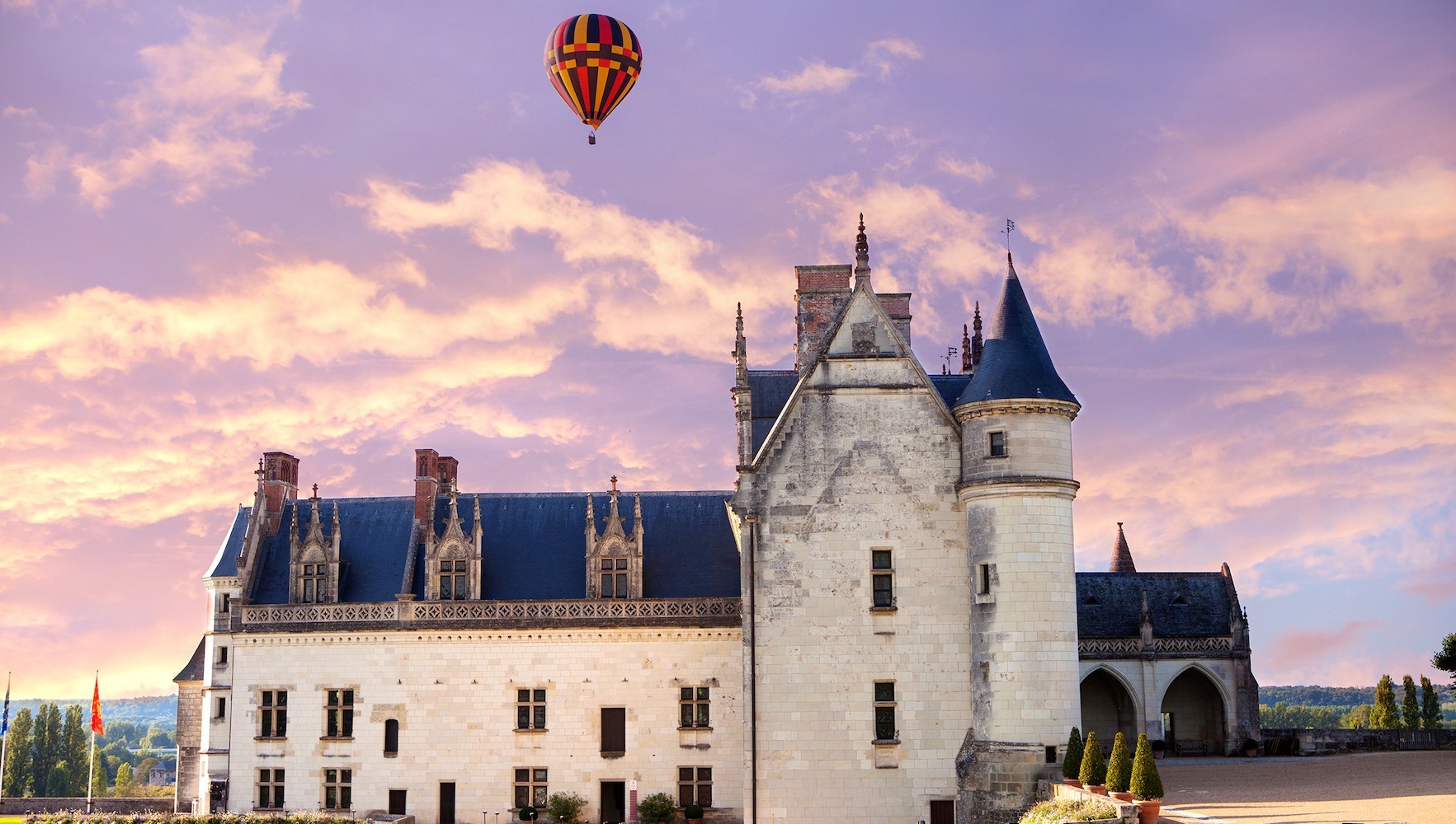 fall in the loire valley hot air balloon